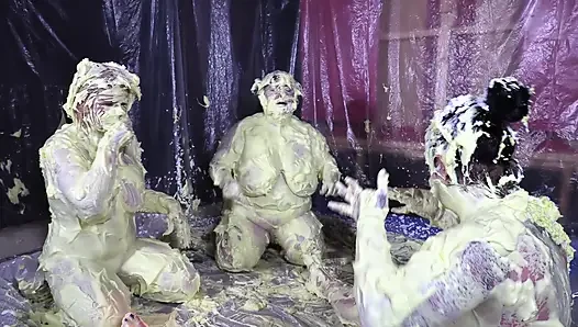 Foam Fun with Cheyenne Hannah and Skyler