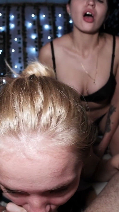 Un duo excité supplie pour jouir
