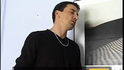 Идеальная блондинка в тройничке на высоких каблуках