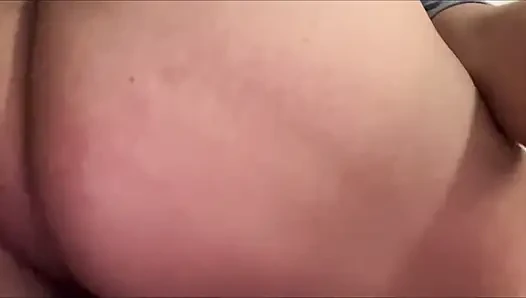 Büyük götlü latin kız arkadaşım kalın yarağıma biniyor