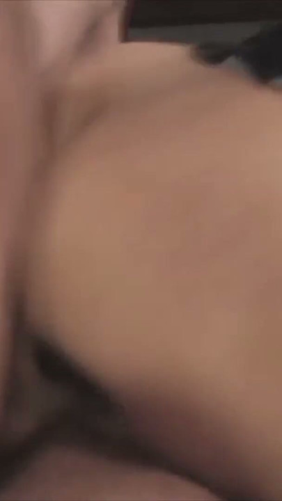 Chefin MILF von 2 Bauarbeiter im Office weggebumst | Clip 2
