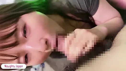 Suster semok ini diajak di klub malam!