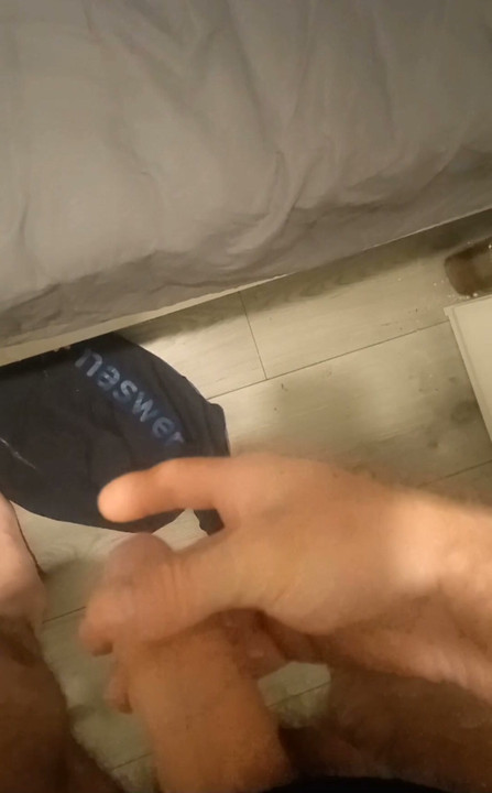 Pro casual cumshot