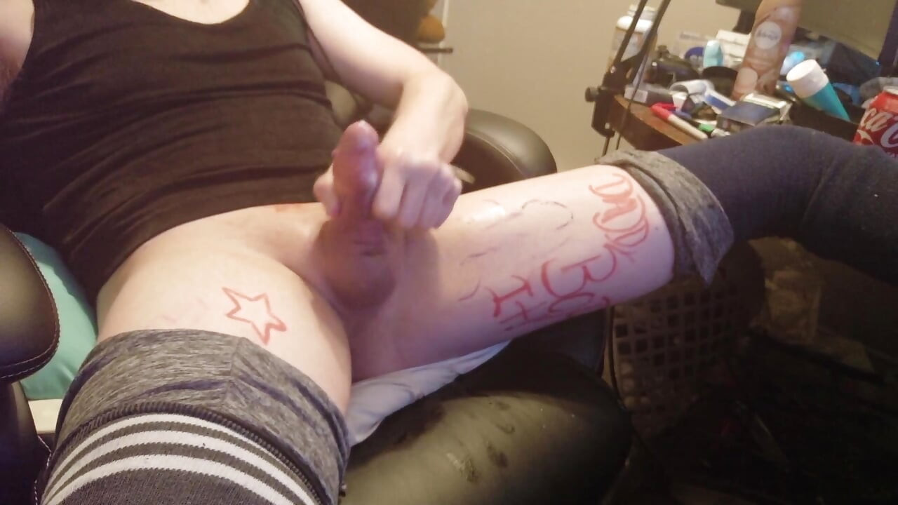 i was gonna clean my room but then i started gooning