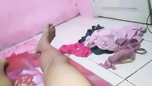 Rutinitas di pagi hari dengan ibu mertua