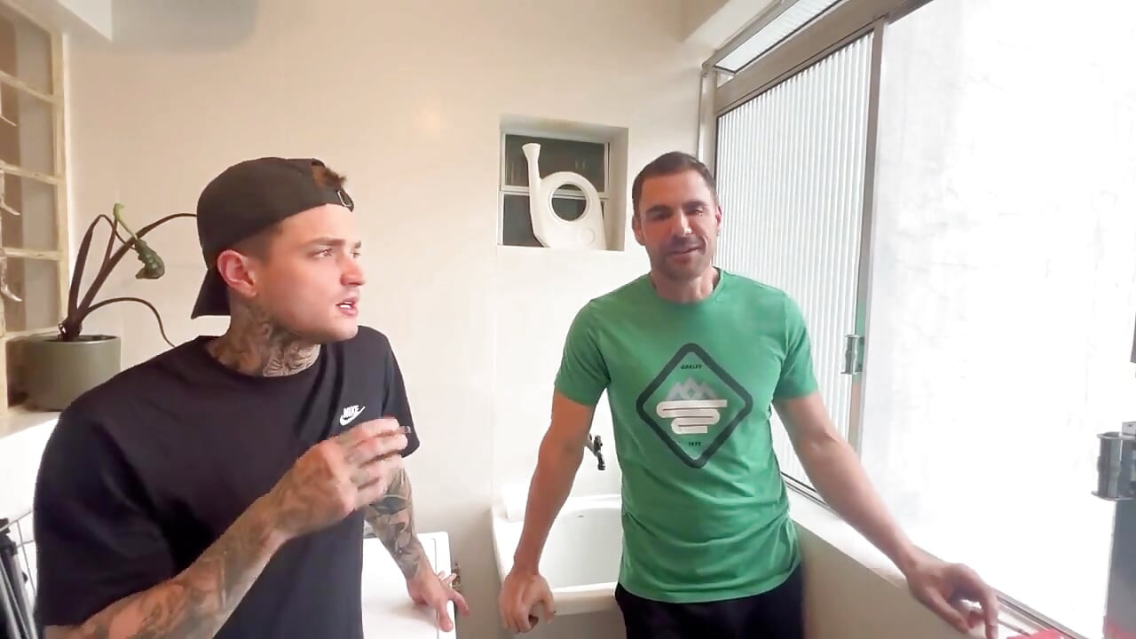 Having Hot Sex with an Old Friend Parte 1