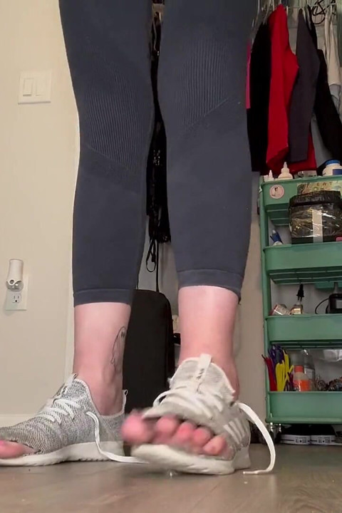 Destroying Size 9-10 Shoes to Fit Size 16 Feet