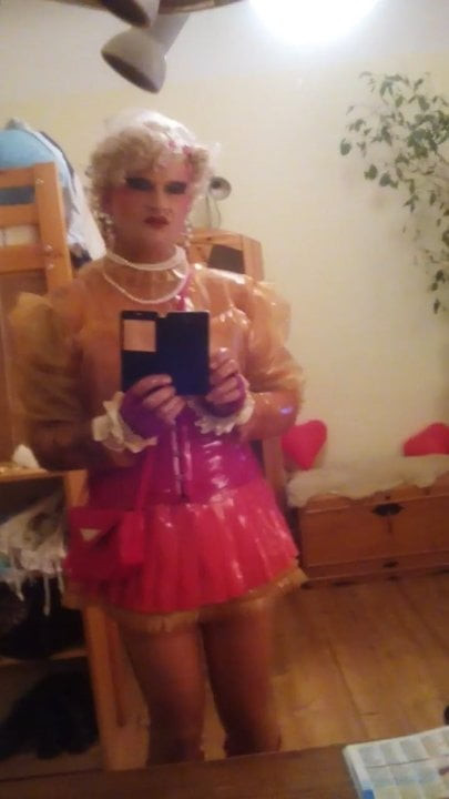 Katjapueppi Selfie Video 2