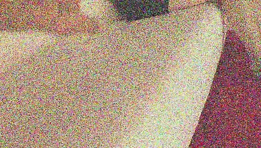 İri göğüslü sarışın kadın ıslak amcığını kalın yarağa sürtüyor