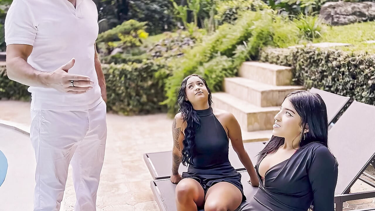 De vraies demi-sœurs latina partagent une grosse bite blanche américaine dans un trio coquin