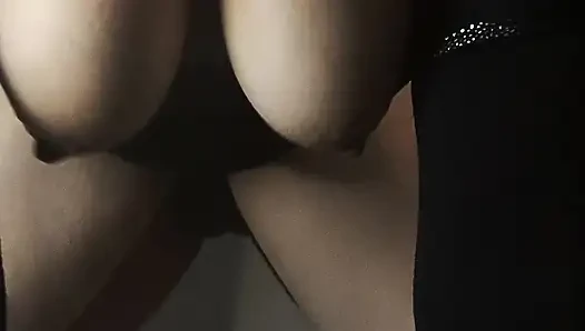 Zengin kız arkadaşımı sikiyor