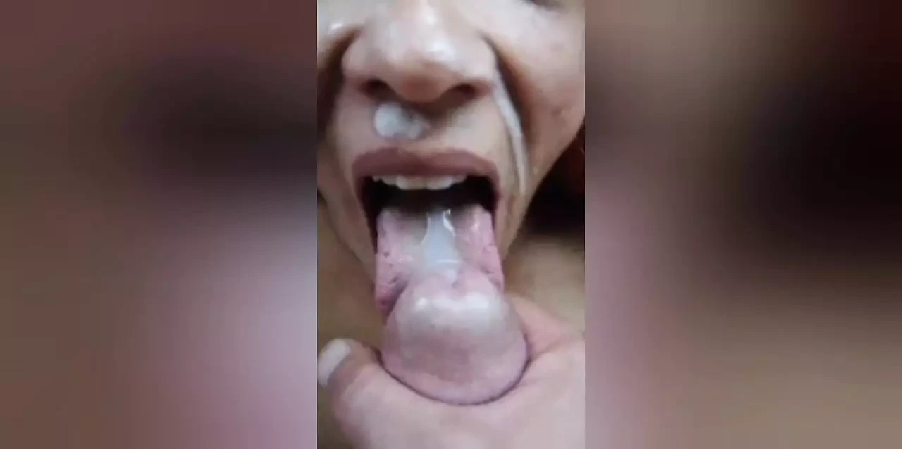 Cock sucking and deepthroat under the duvet ass in the air