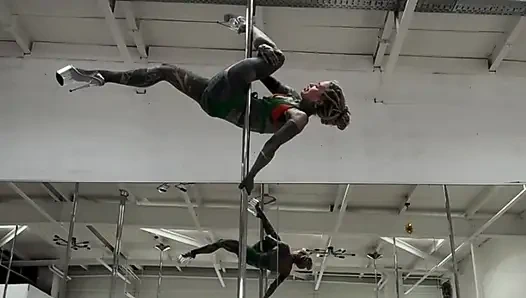 Kamu suka sama tarianku nggak?