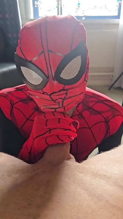 Spiderman puši veliki debeli kurac!
