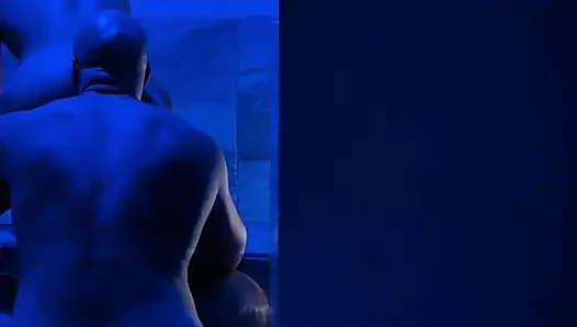 Kaslı ayı eşcinsel saunada latinle sikişiyor