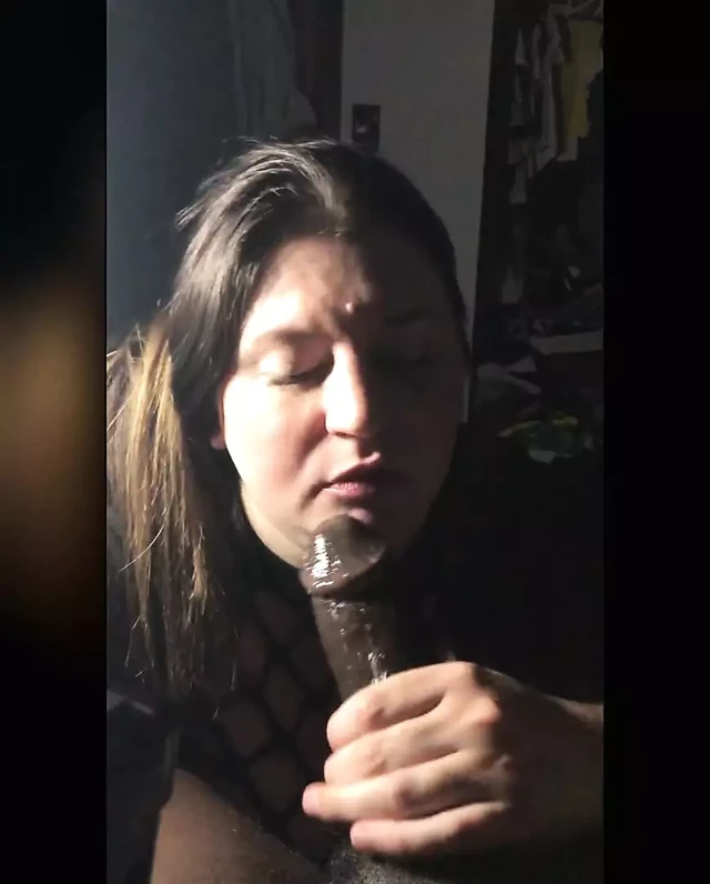 Bimbo Lips Gives Me Some Sloppy Head