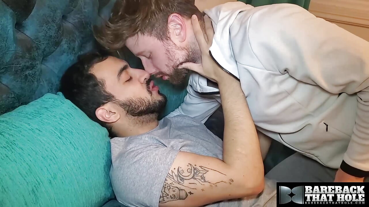 BAREBACKTHATHOLE Douglas Smith Rides Drew Dixon Big Dick