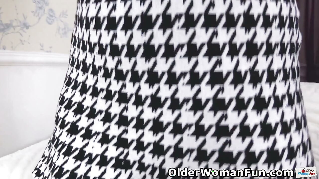 Anal Queen Tracey Lain Fingers Her Arse Hole
