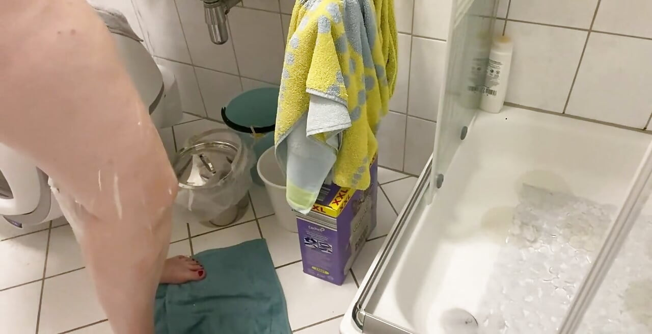 Today I'm Going to Take You with Me and Show You How I Shave Myself Thoroughly