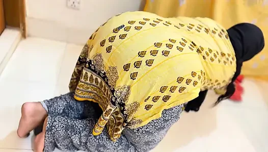 Pernikahan Al'ab Dhat Almuakhrat Alkabirat Walshawniat Ealiqat Taht Alsarir Walan Turid Mumarasat Aljins