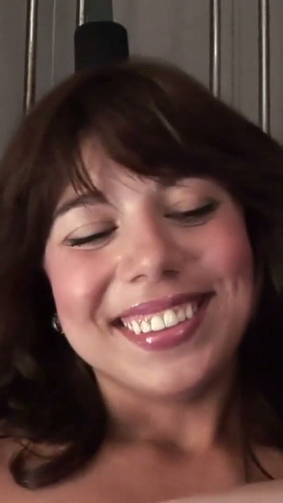 2 Single Moms machen es sich mit dem Dildo | Clip 3