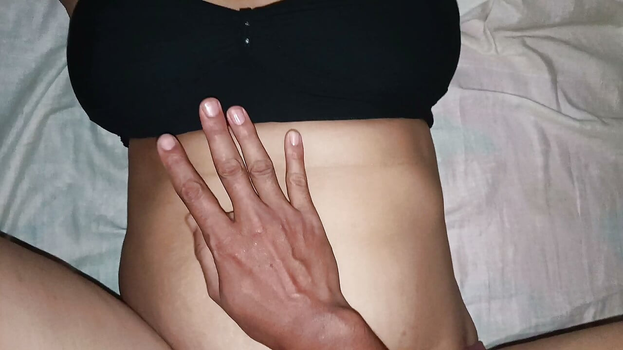 Bengalisches schönes geiles dorf bhabhi, rief mich in der Nacht 1 uhr in ihrem zimmer und ganze nacht sex mit bhabhi.
