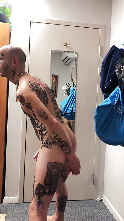 刺青小獨自自慰