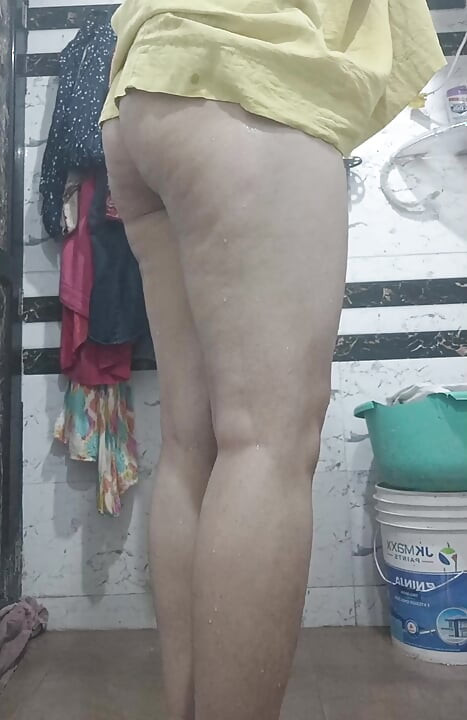 Priya Bhabi domingo aproveite o vídeo de banho