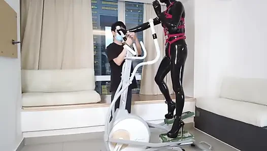 Mz27 - gadis ini diikat dengan lateks di treadmill
