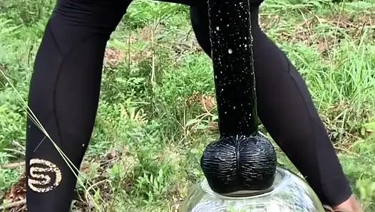 Ormanda yarıda kesilen dildo oyunu