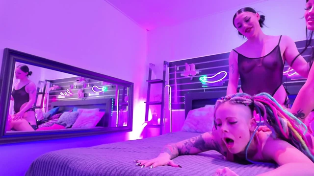 Lesbian Goth Girls Fucking Colourful Dreadheaded Slut