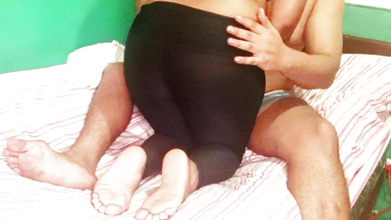 The Tamil aunt's ass looks so good in black leggings.