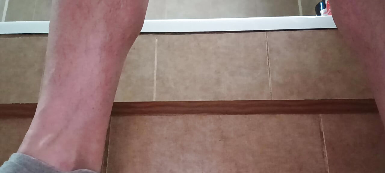 A new acquisition makes its appearance and breaks my pussy