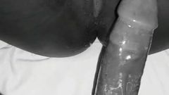 Une BBW noire avec un gros cul se fait baiser brutalement par une grosse bite noire et beaucoup de sperme, Grose Fontaine