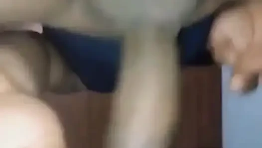 Istriku tetangga di rumah kami