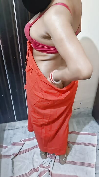 Il video di massaggio sexy del bhabhi bengalese si alzerà dopo averti visto