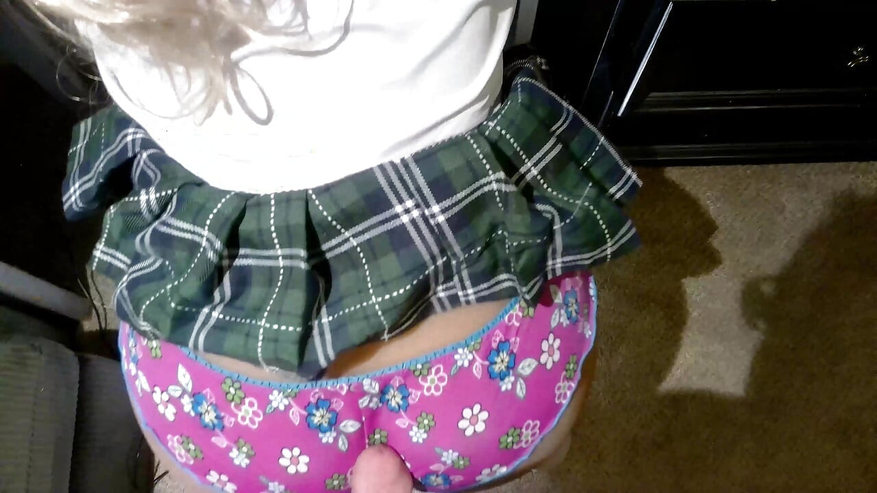 Daddy likes my schoolgirl outfit