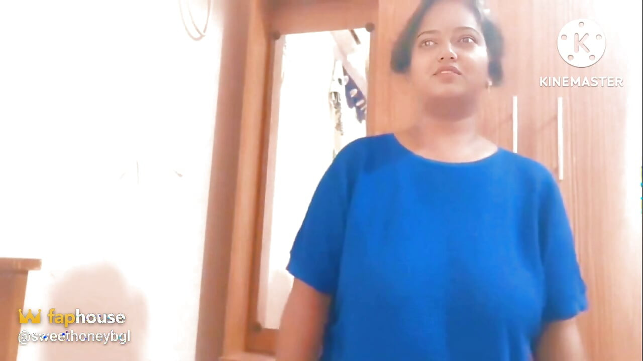 The Huge Boobs Secretary Is Ready to Do Anything to Get a Salary Raise From Her Boss