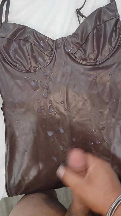Cum in a latex dress