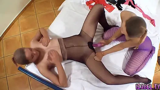 Seksi külotlu çoraplı lezbiyenler - bölüm 1