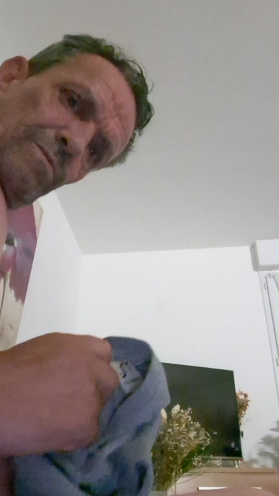 Who wants to fuck a straight guy for first experience with gay and transsexuals