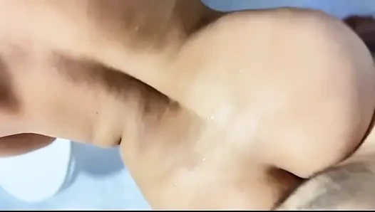 Я ее, пока она купается