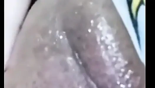 Das fühlte sich so gut an, ich kam in Sprudeln, ich hatte meinen ersten Squirt!