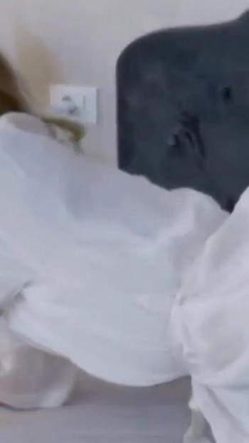 Nezaboravan trenutak iz "Satenskih noći s HelenWaldorf - Zadirkivanje igračaka na daljinu"