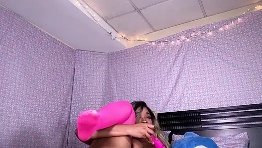Seksi Nina Rivera ile güzel ve pembe amcık oyunu