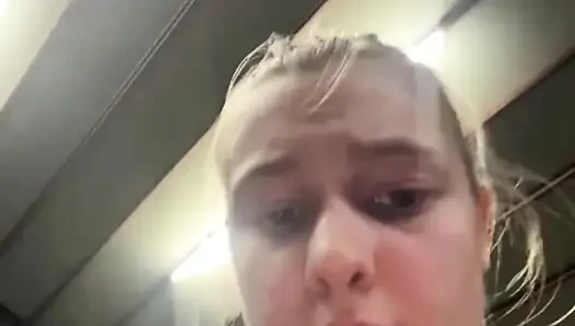 Публичный трах в спортзале Jucielussie