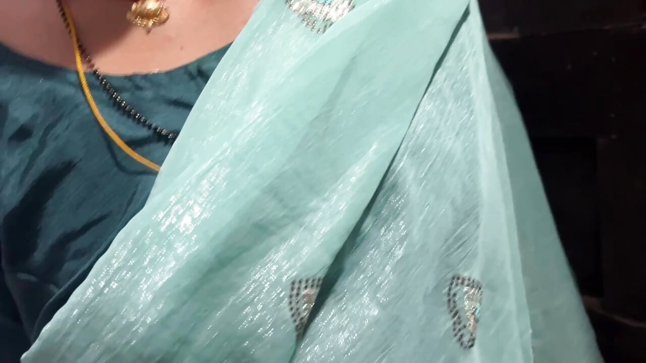 Indian tamil girl and sexyi boy very good sexy chudai