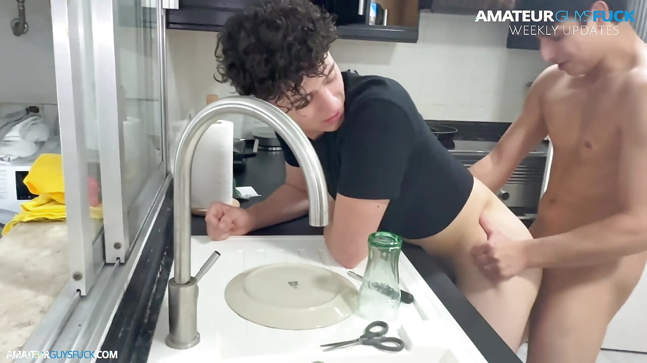 I Couldn't Resist Fucking My Best Friend Raw While Cooking Dinner – The Kink That Turns Us On So Much