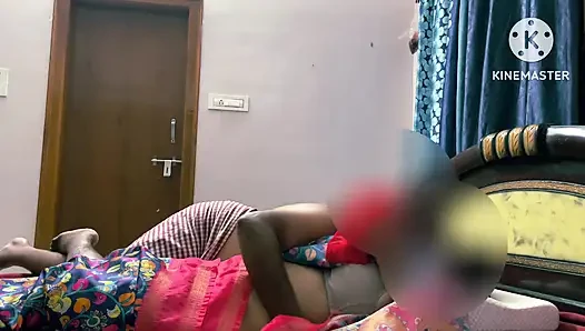 Omg! Seorang wanita muda sendirian di rumah saat suaminya pergi dan melihat apa yang terjadi selanjutnya
