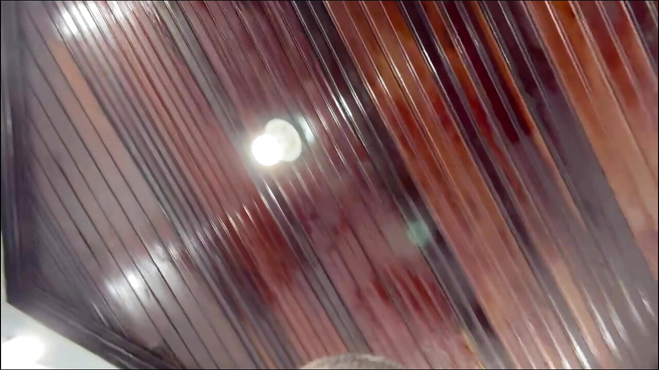 Solzinha przyjechała do Taubaté, by znów oddać swój tyłek Carmonie